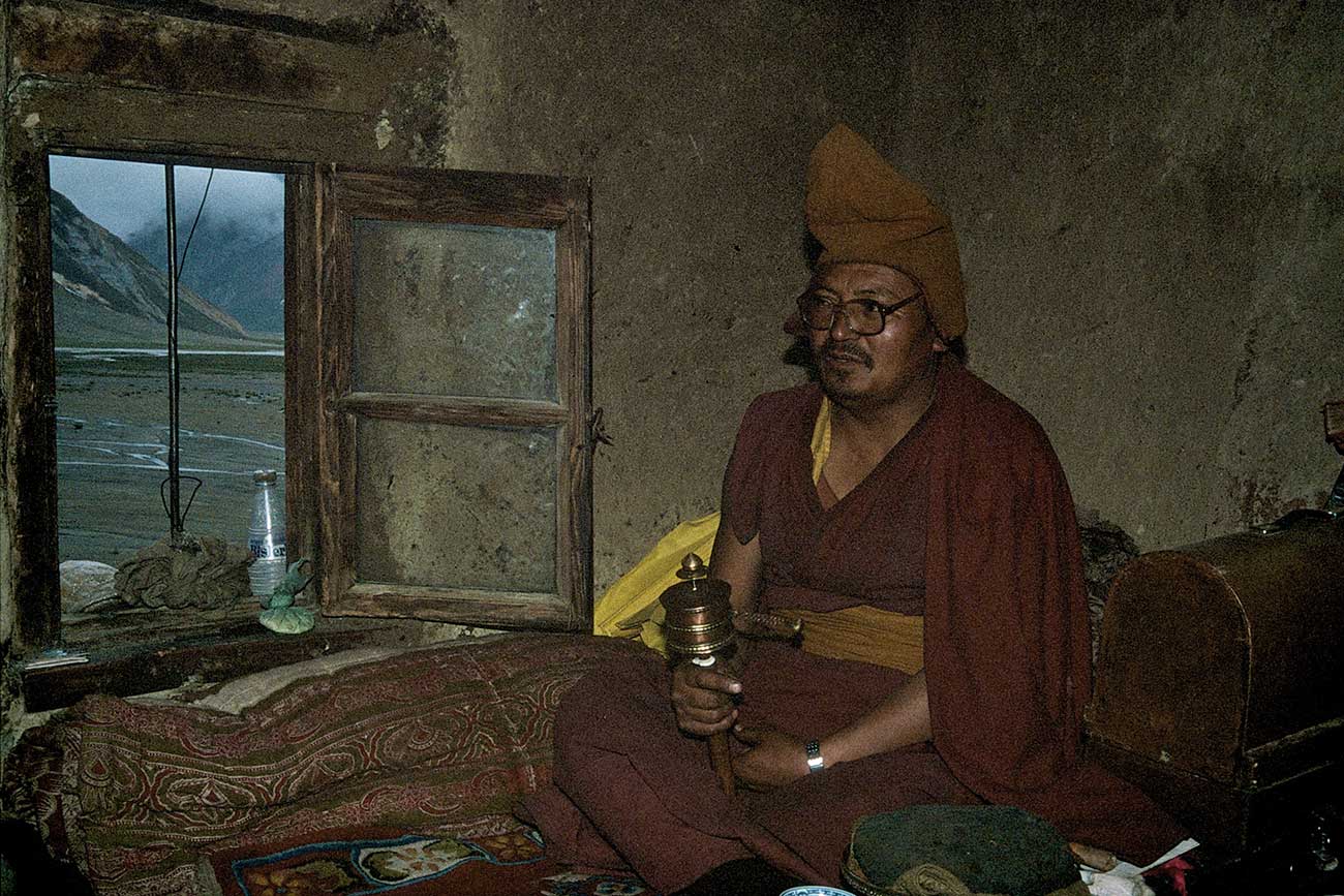 Inviation à partager le thé dans l'univers d'un moine de Rangdum Gompa, Ladakh